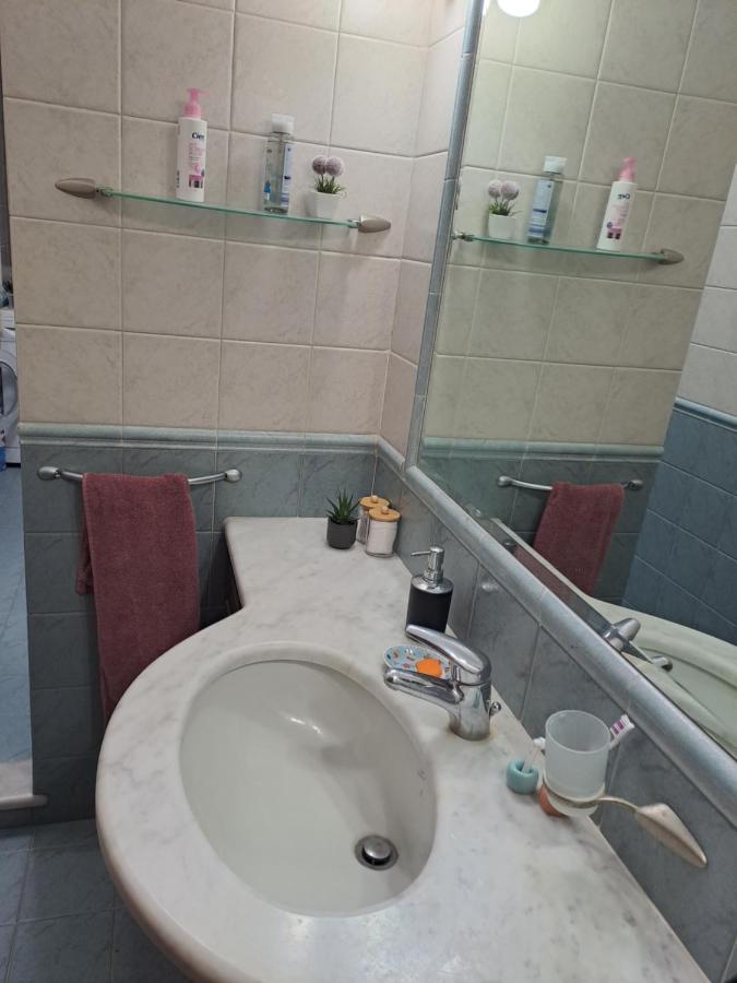 Cozy Room Stanza Close City Center In A Family House Stanza In Appartamento Condiviso Noi Viviamo In Casa Stanza In Affitto تورينو المظهر الخارجي الصورة