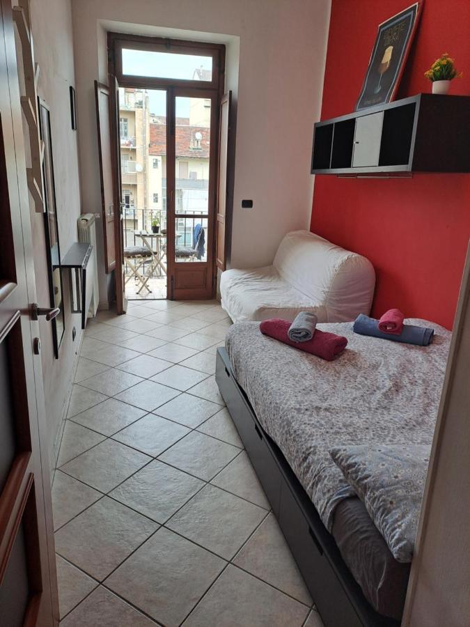 Cozy Room Stanza Close City Center In A Family House Stanza In Appartamento Condiviso Noi Viviamo In Casa Stanza In Affitto تورينو المظهر الخارجي الصورة