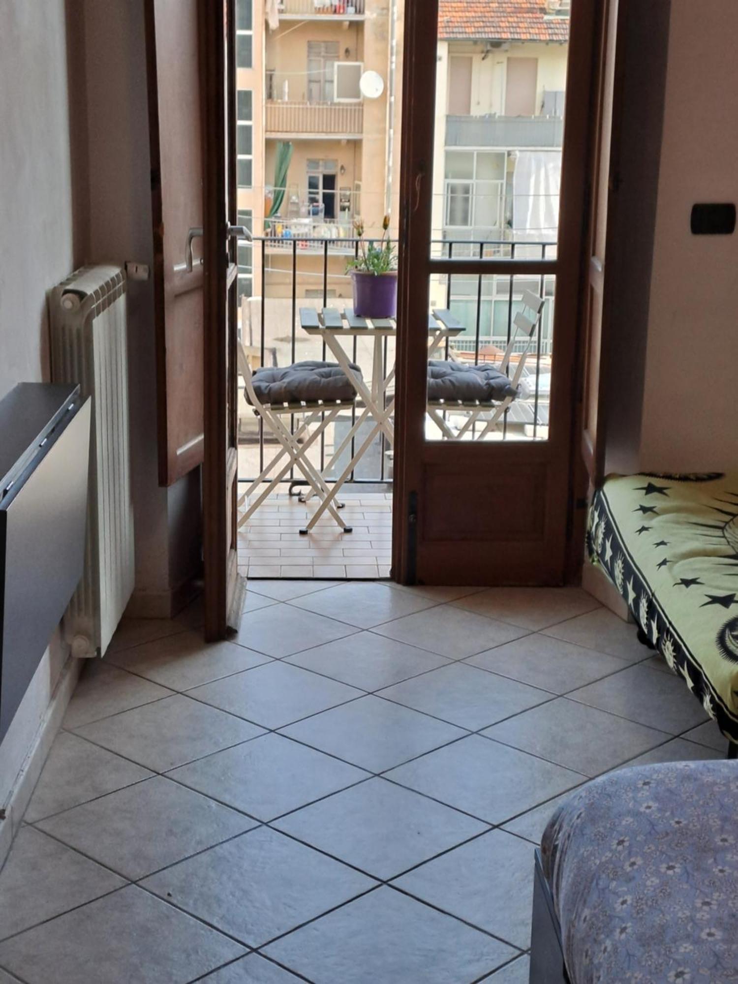 Cozy Room Stanza Close City Center In A Family House Stanza In Appartamento Condiviso Noi Viviamo In Casa Stanza In Affitto تورينو الغرفة الصورة